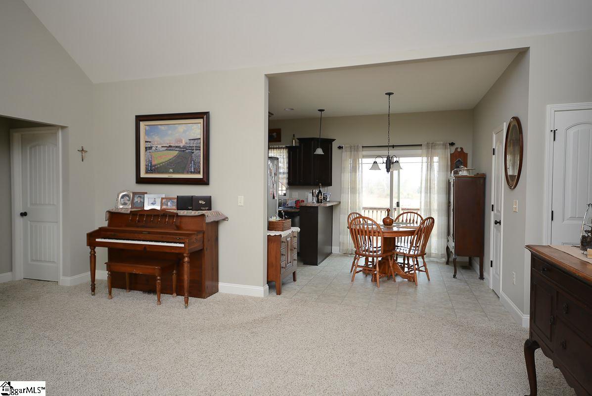 363 Bright Farm Road Duncan, SC 29334 - Photo 12 of 23