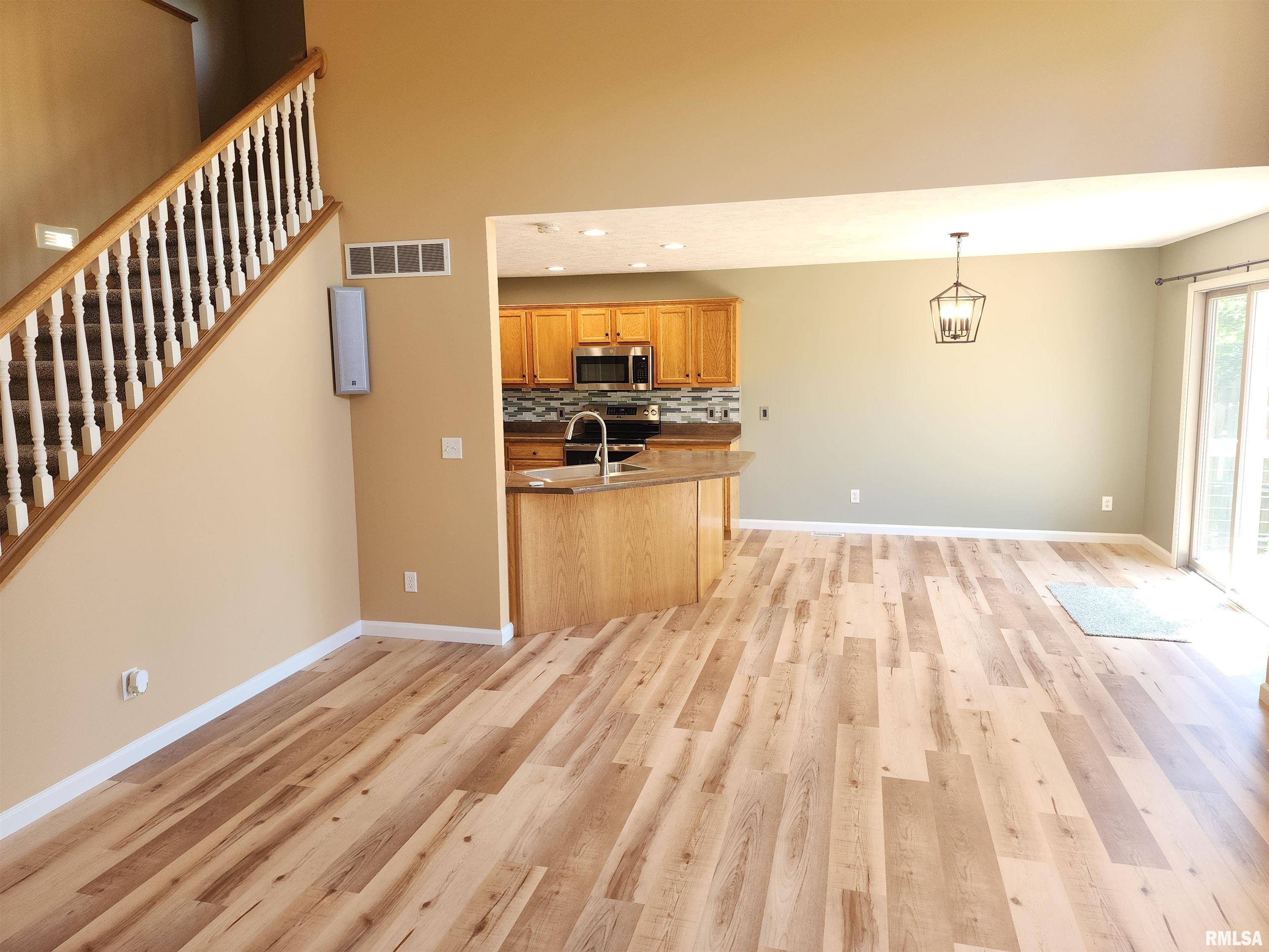 404 Treeline Lane Springfield, IL 62703 - Photo 19 of 58