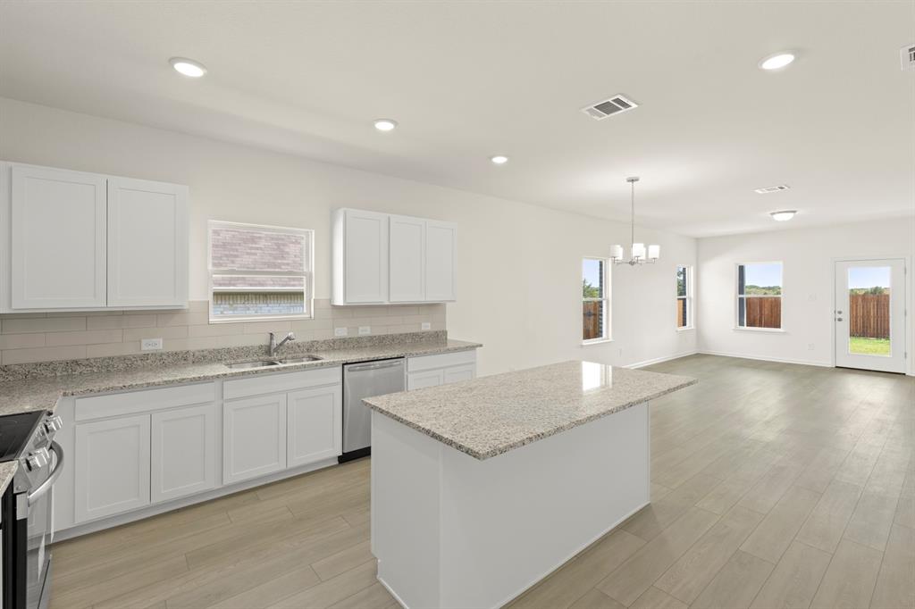 306 Heritage Grv Road Blue Ridge, TX 75424 - Photo 7 of 28 06. 306 Heritage Grove - Kitchen (2)
