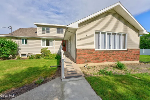 $435,000 | 12 Glenwood Road, North Greenbush, NY 12180