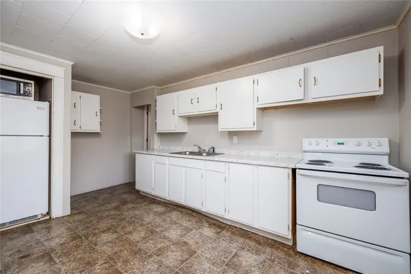 $1,600 | 757 Holt Road, Unit 2, Webster, NY 14580