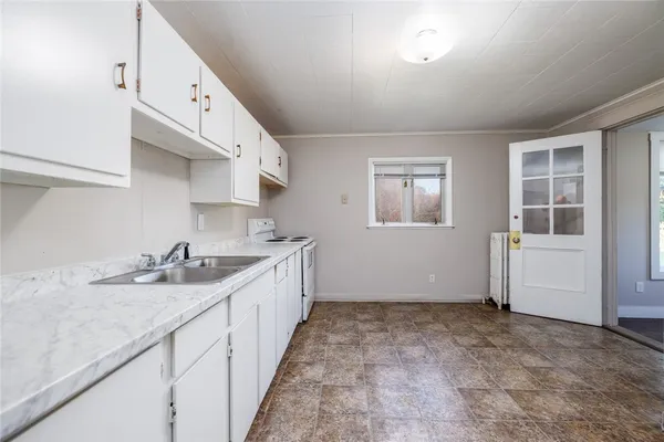 $1,600 | 757 Holt Road, Unit 2, Webster, NY 14580