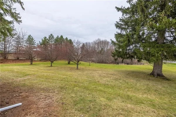 $1,600 | 757 Holt Road, Unit 2, Webster, NY 14580