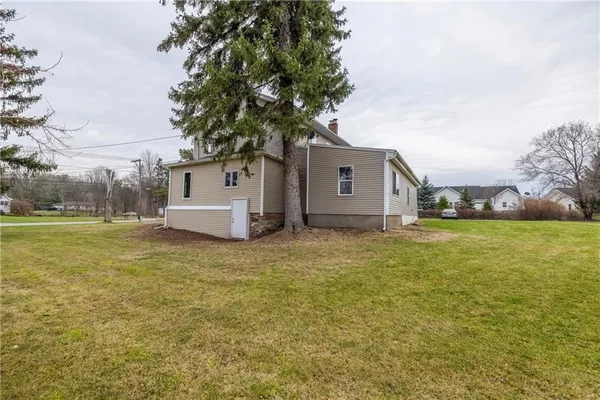 $1,600 | 757 Holt Road, Unit 2, Webster, NY 14580