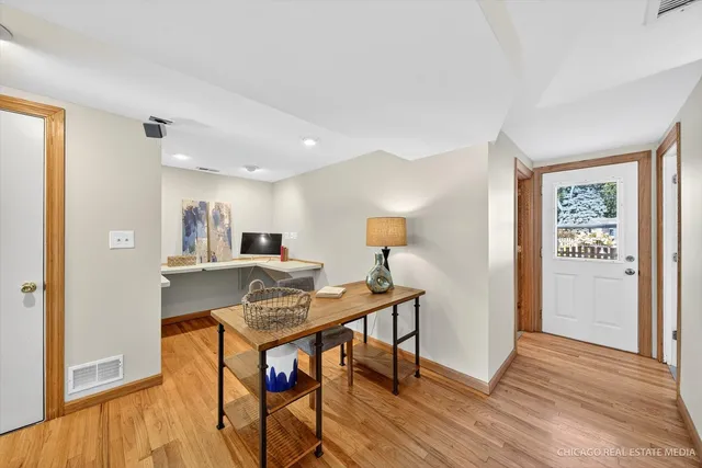 $639,900 | 225 Elmwood Drive, Naperville, IL 60540