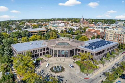 $599,000 | 225 Elmwood Drive, Naperville, IL 60540