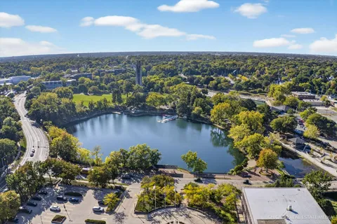 $599,000 | 225 Elmwood Drive, Naperville, IL 60540