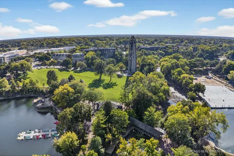 $599,000 | 225 Elmwood Drive, Naperville, IL 60540