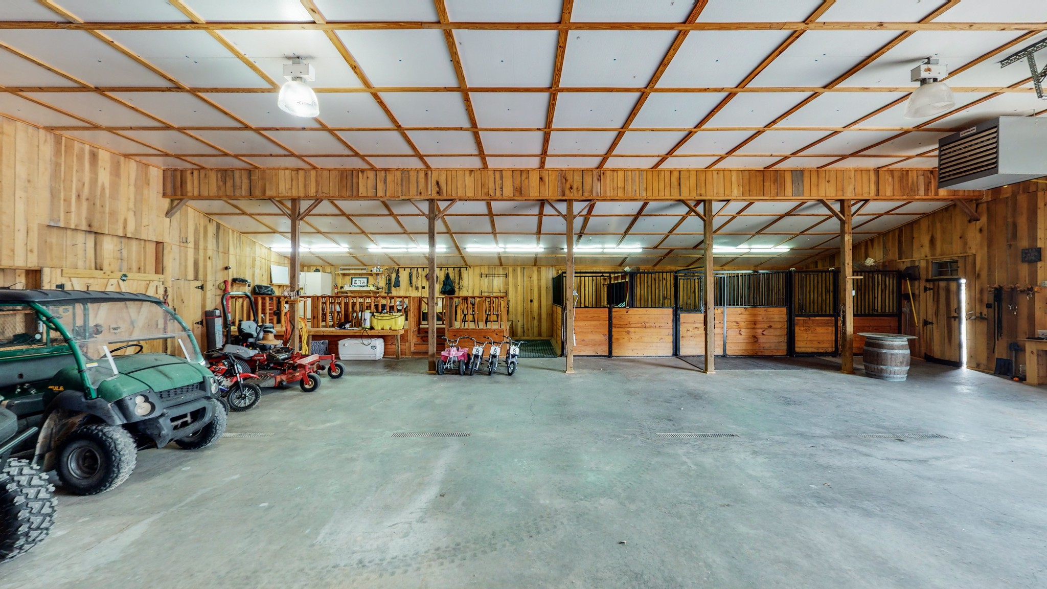 885 Southerland Road Dickson, TN 37055 - Photo 29 of 40 a view of a garage with a table and chairs