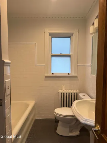 $1,700 | 147 Homestead Avenue, Unit 1, Albany, NY 12203