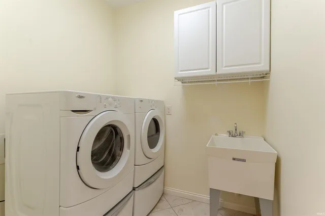 $379,000 | 3203 Takara Drive, Evansville, IN 47715