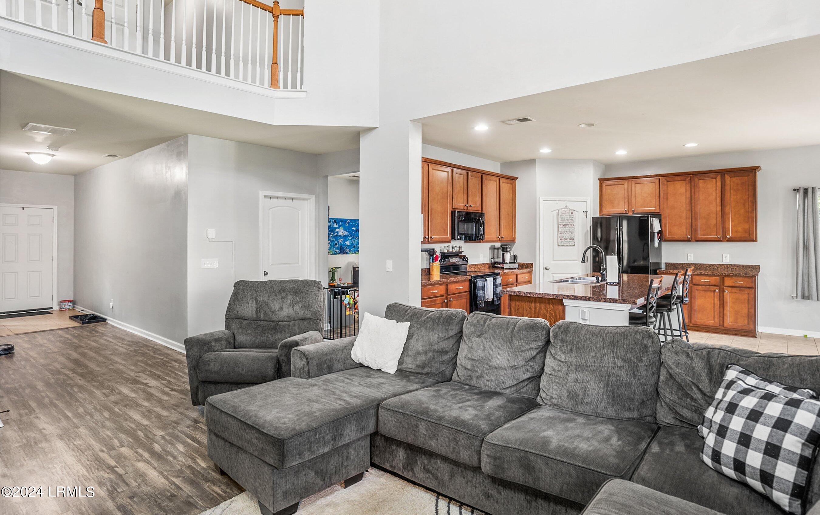109 Glory Road Beaufort, SC 29906 - Photo 6 of 34 DSC00023-15-1.jpg-SMALL