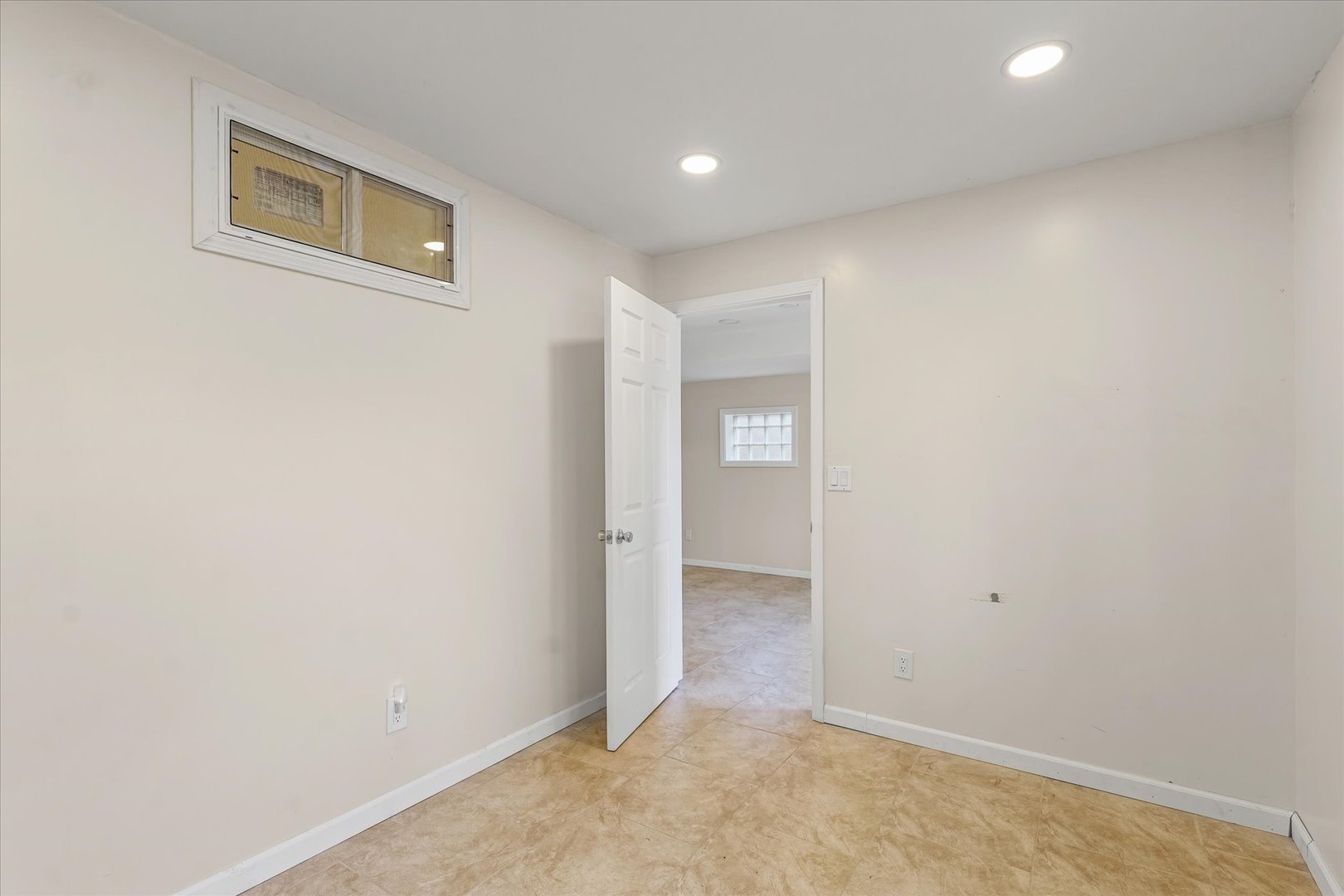 1507 North Ridgeway Avenue Champaign, IL 61821 - Photo 18 of 47 an empty room with closet