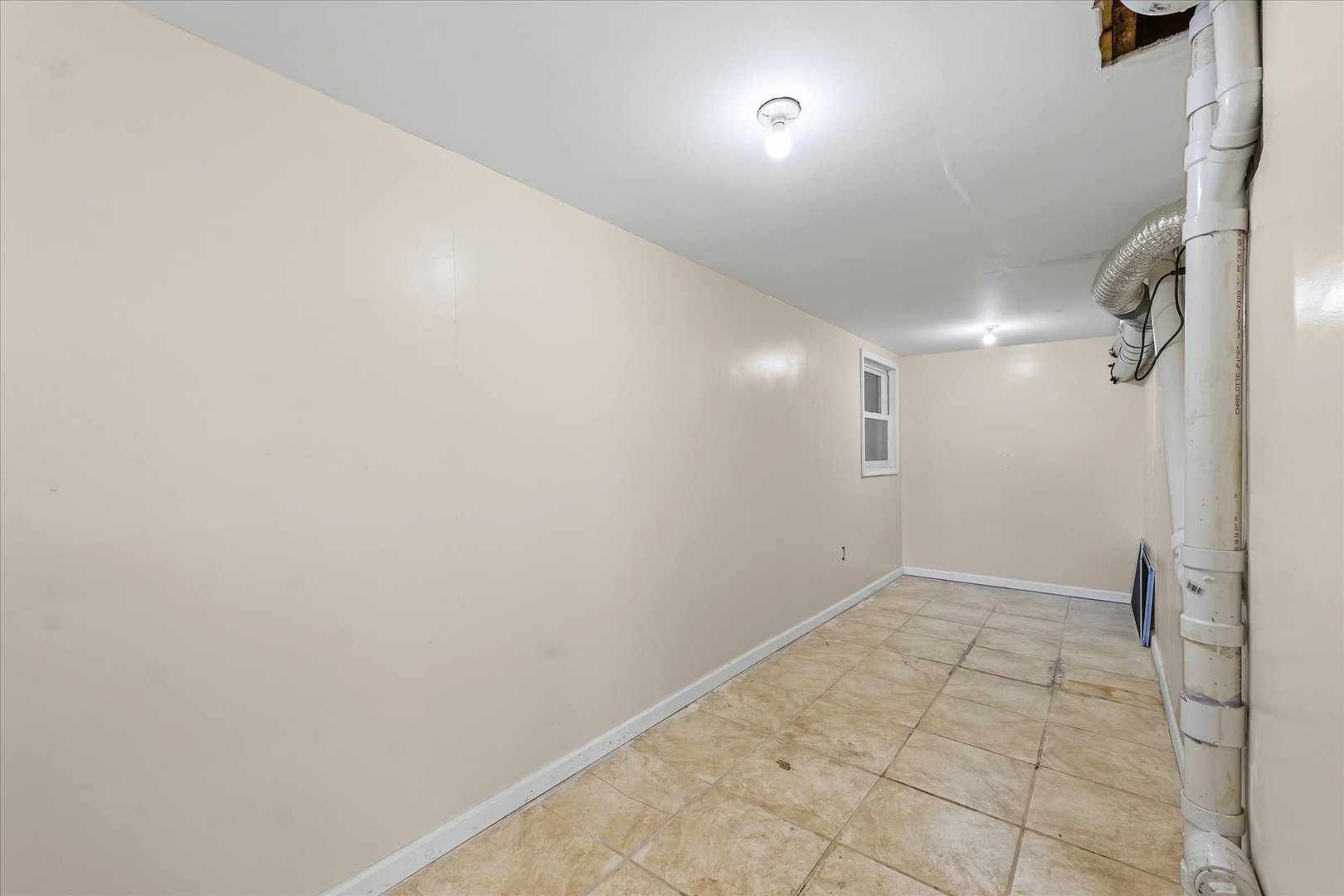 1507 North Ridgeway Avenue Champaign, IL 61821 - Photo 23 of 47 a view of an empty room