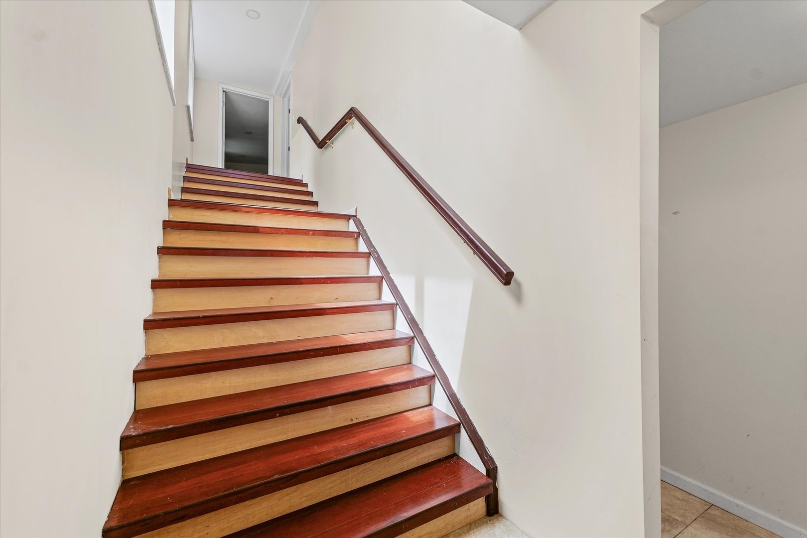 1507 North Ridgeway Avenue Champaign, IL 61821 - Photo 24 of 47 a view of entryway