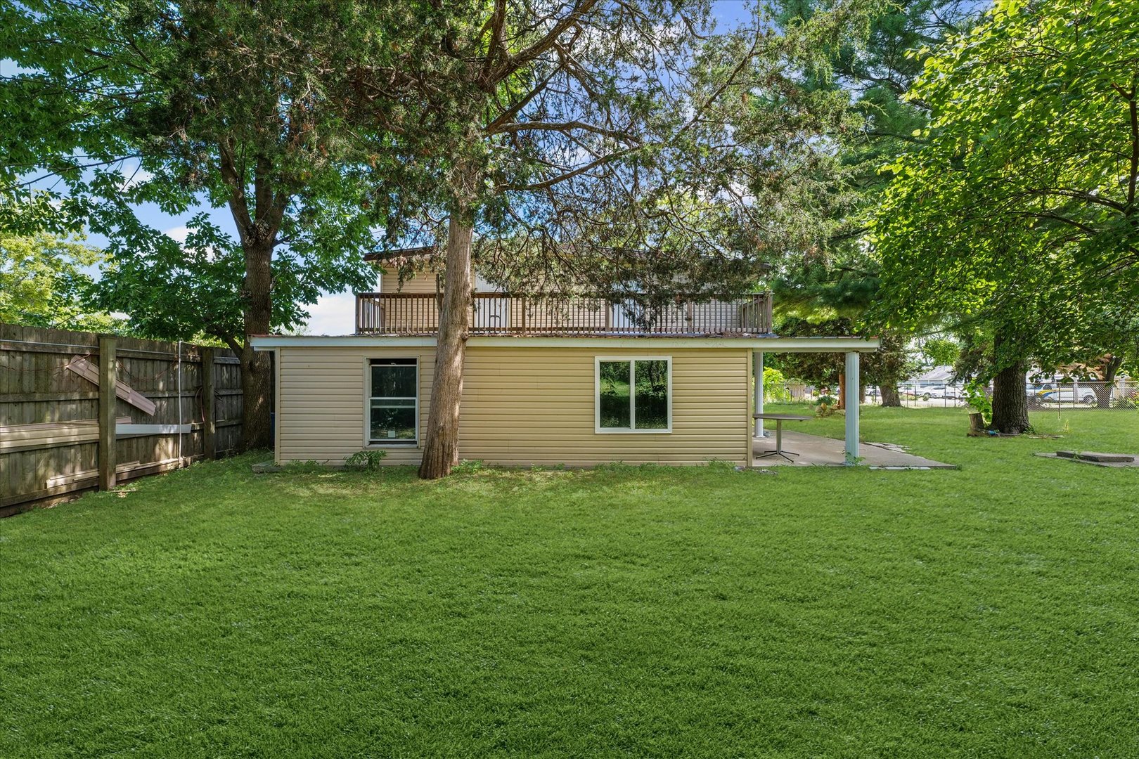 1507 North Ridgeway Avenue Champaign, IL 61821 - Photo 44 of 47 a view of a house with backyard