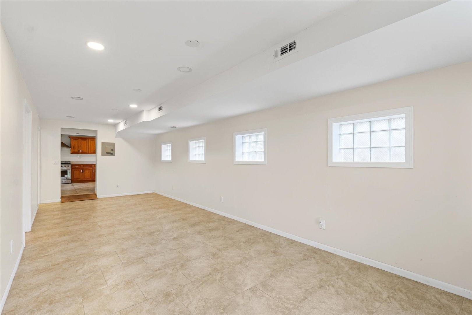 1507 North Ridgeway Avenue Champaign, IL 61821 - Photo 6 of 47 an empty room with windows