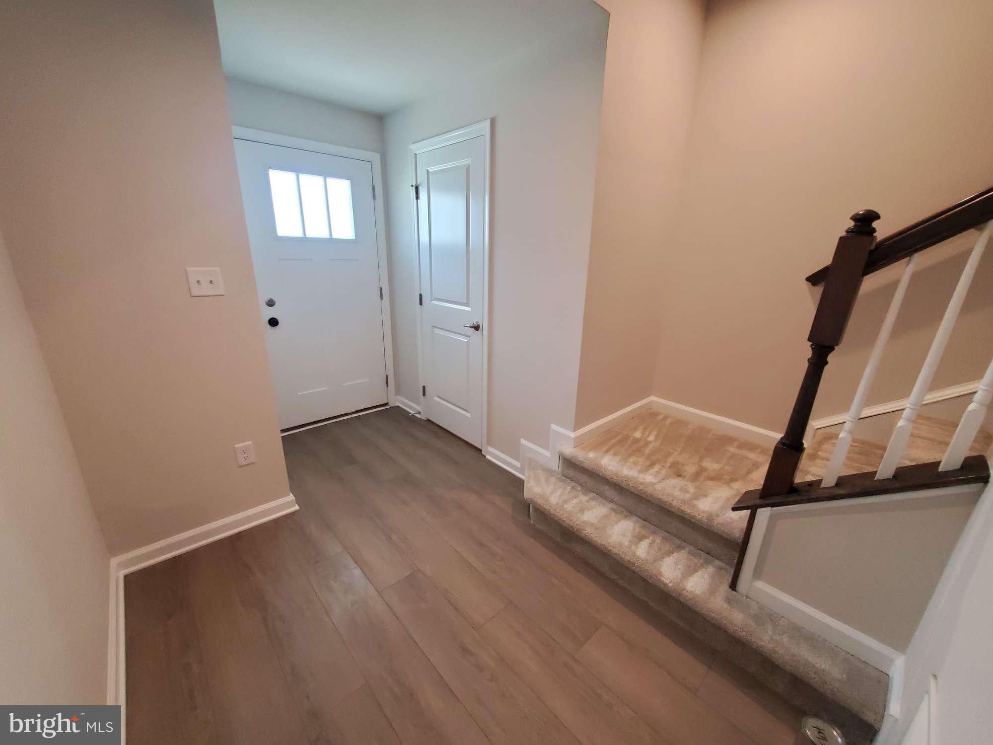 31 Roundstone Run Swedesboro, NJ 08085 - Photo 5 of 37 Level 1 - entrance