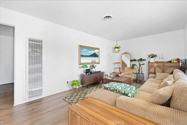 $1,475 | 14701 Mesa Drive, Victorville, CA 92395
