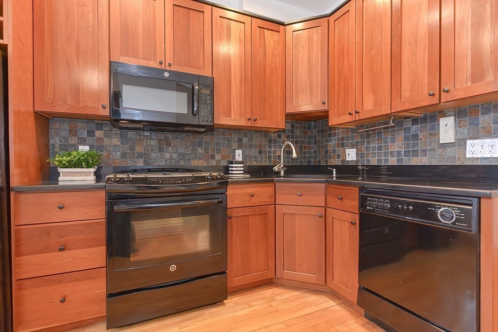 9 Corey Road, Unit 1 Brookline, MA 02445 - Photo 4 of 17