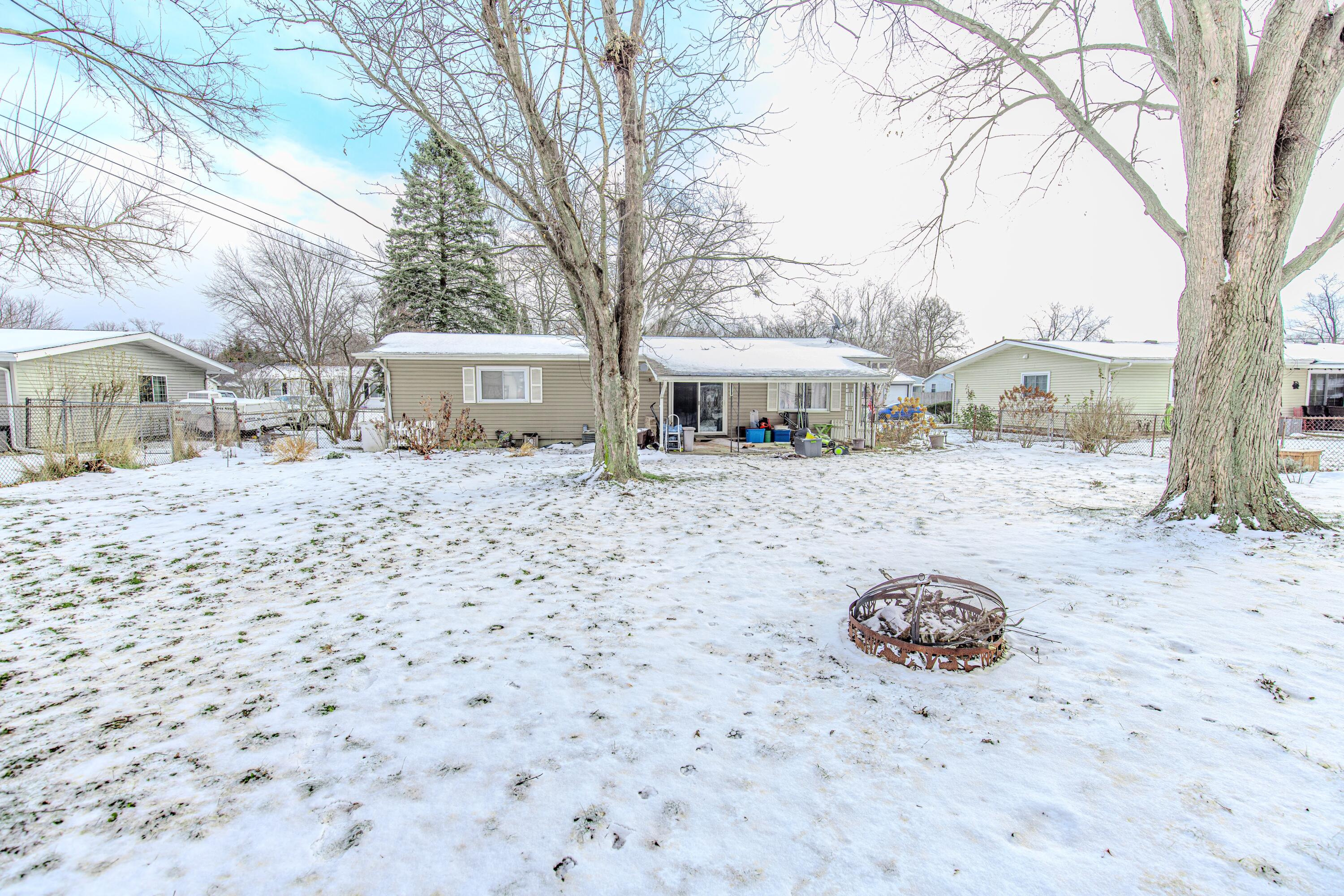 746-1 Acadia Road Valparaiso, IN 46385 - Photo 34 of 44 a view of a backyard of a house