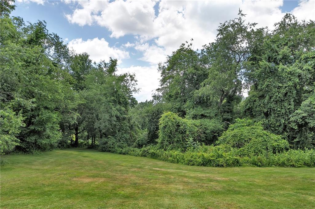2041 Reis Run Road Pittsburgh, PA 15237 - Photo 4 of 24 Gallery Image 4