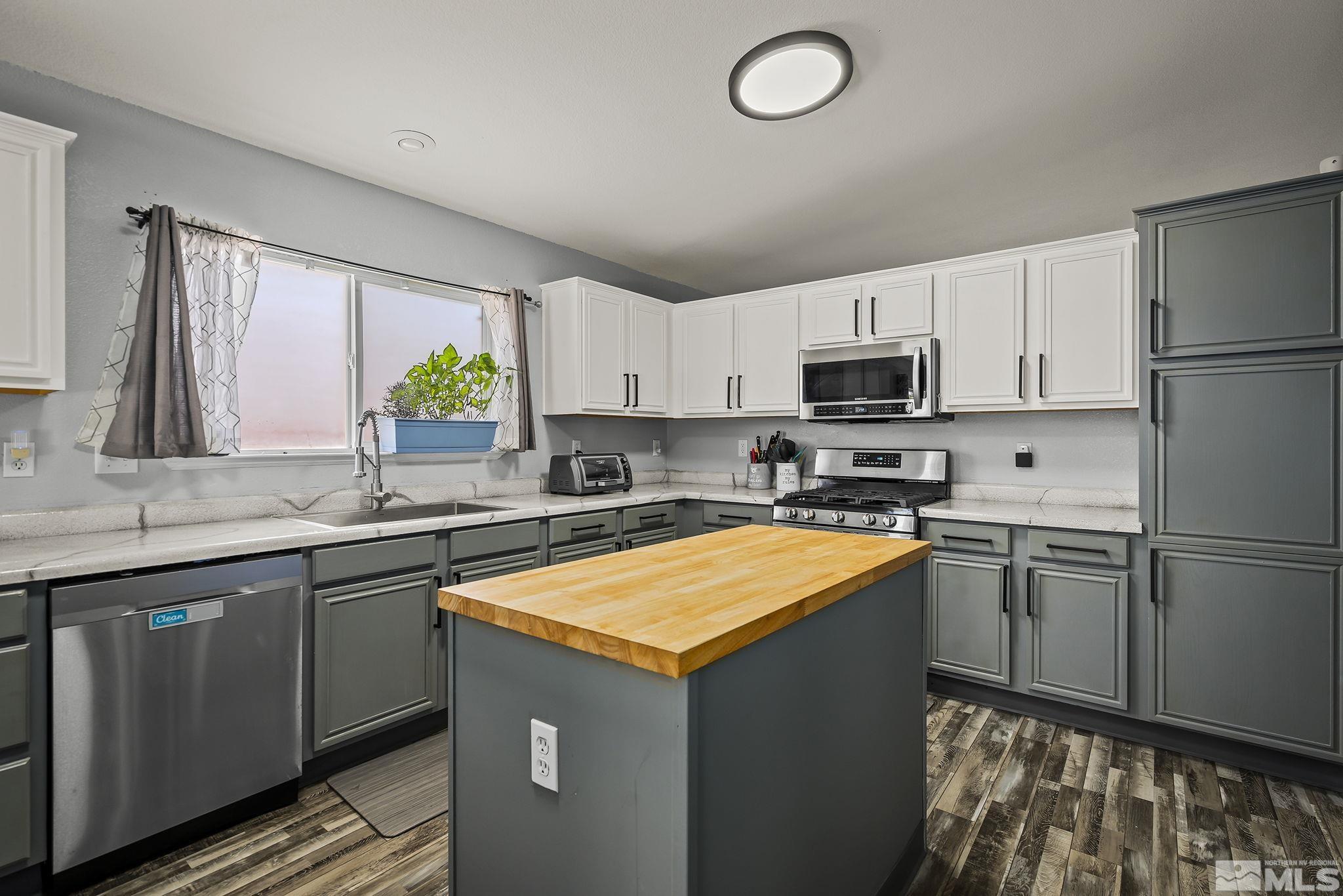 17805 Georgetown Drive Reno, NV 89508 - Photo 6 of 19 Photo 6