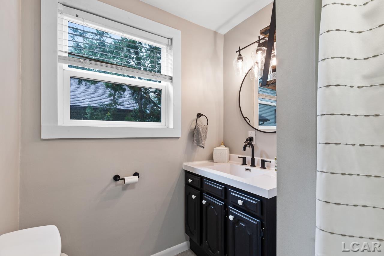 8217 Monroe Road Lambertville, MI 48144 - Photo 19 of 38 50143555-12df0ba0-2bce-464f-807e-2742439643c2.JPG