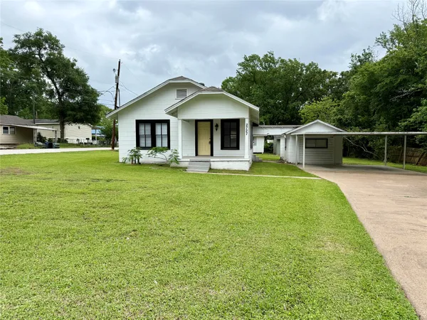 $1,295 | 2727 Old Houston Road, Huntsville, TX 77340