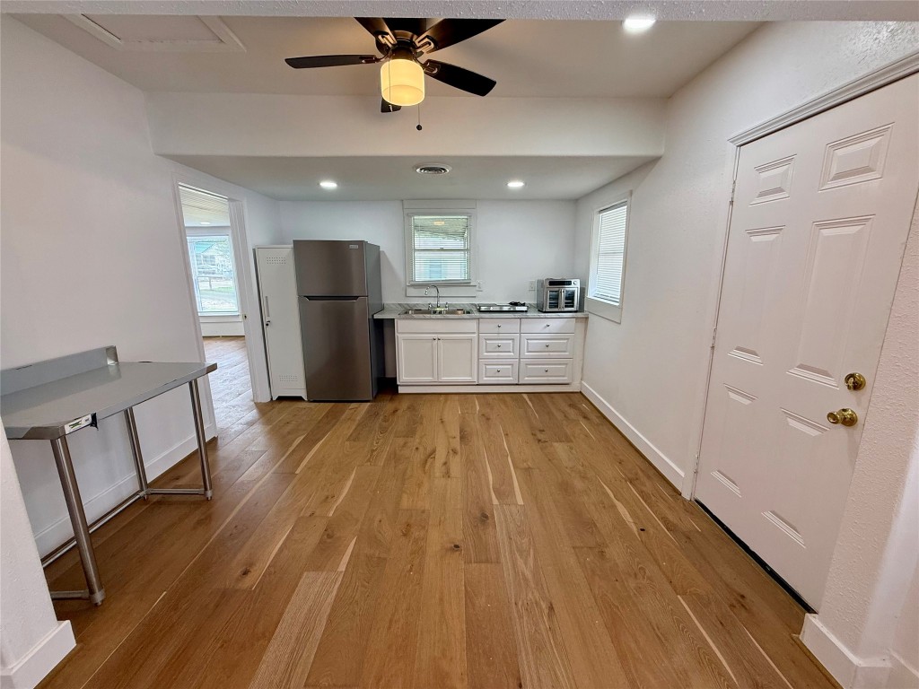 2727 Old Houston Road Huntsville, TX 77340 - Photo 4 of 10 Kitchen
