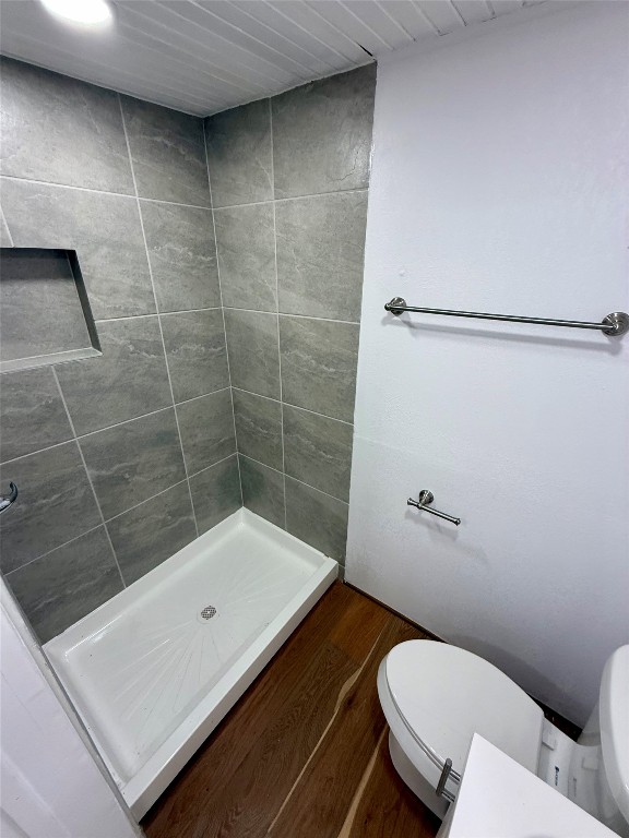 2727 Old Houston Road Huntsville, TX 77340 - Photo 6 of 10 Bathroom #1