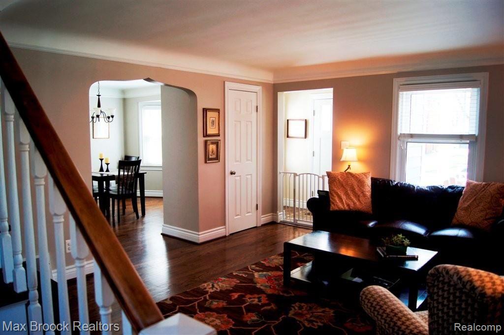35 Maplefield Road Pleasant Ridge, MI 48069 - Photo 3 of 24 Light Filled Living Room