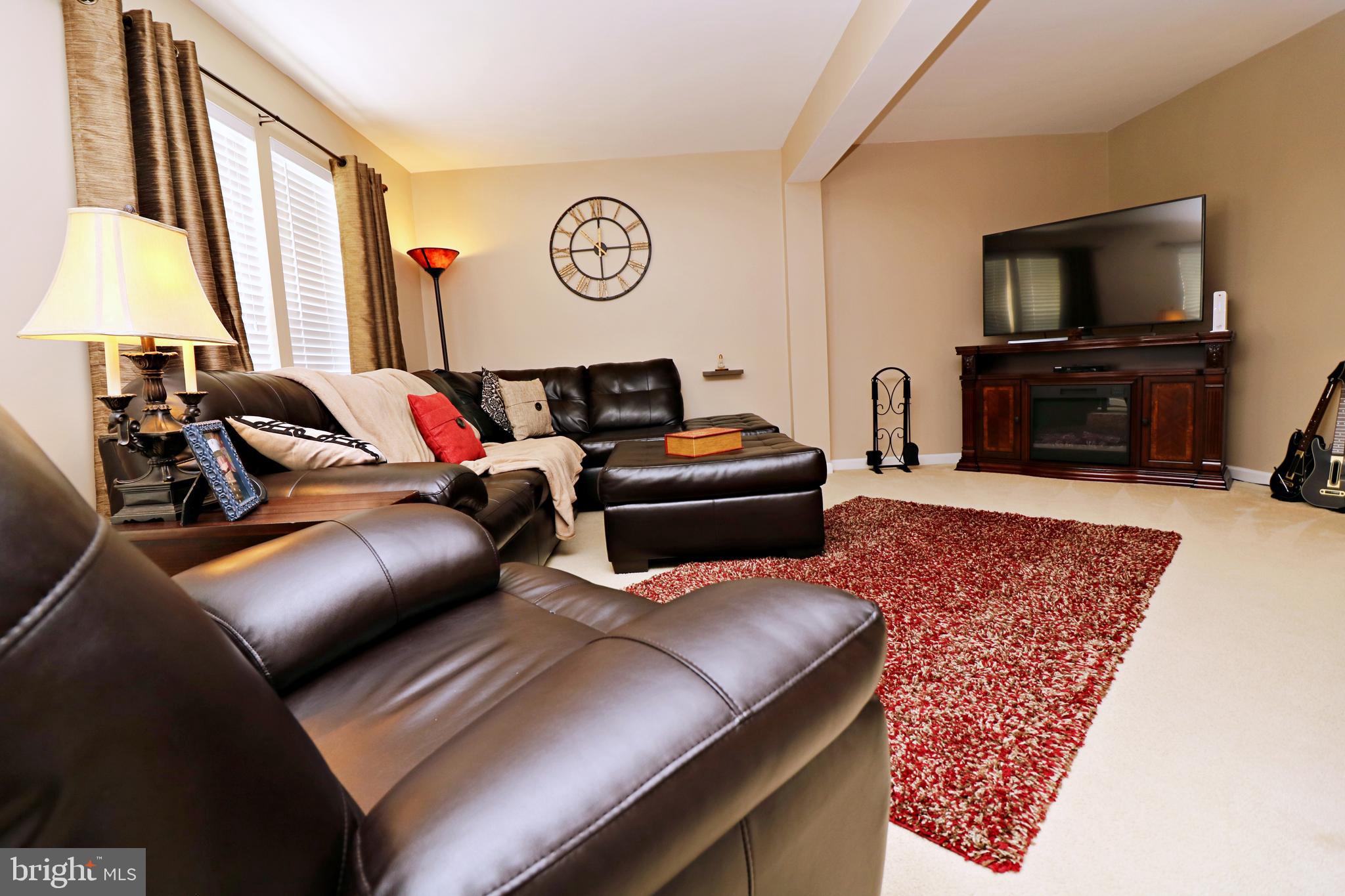 1313 Mare Street Ranson, WV 25438 - Photo 10 of 32 Living Room