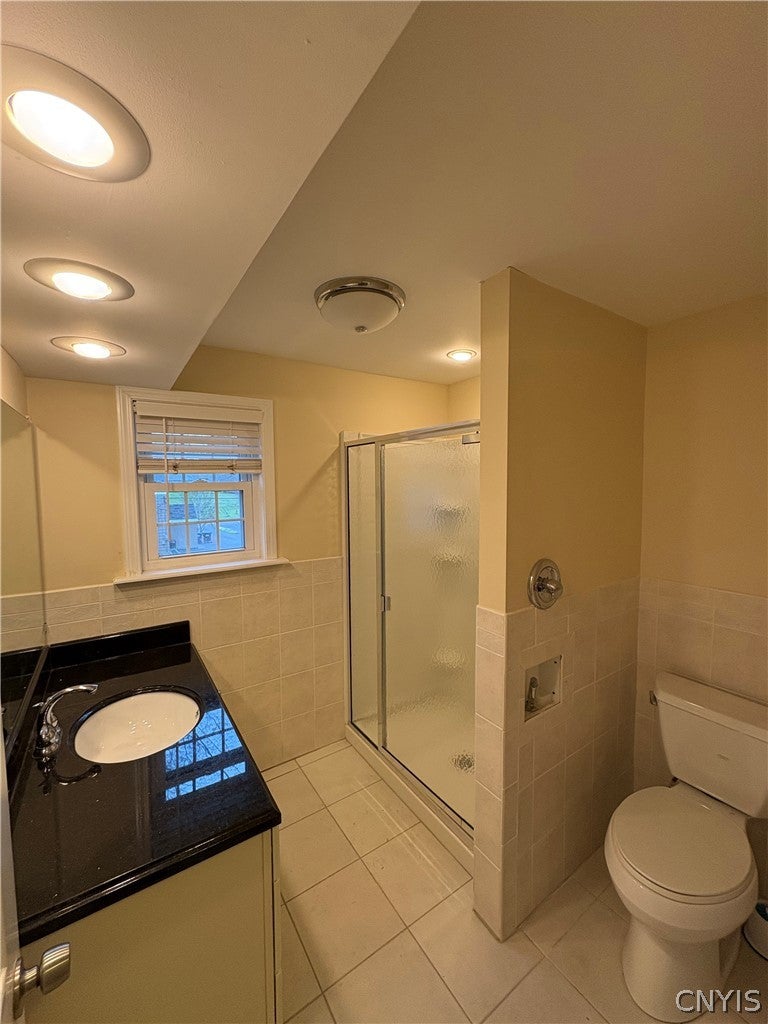 215 Locksley Road Syracuse, NY 13224 - Photo 9 of 25 Gallery Image 9