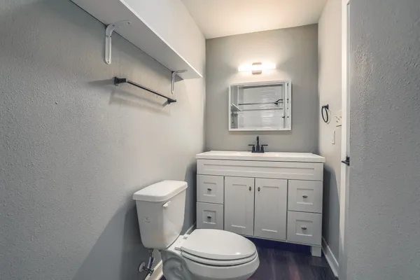 $1,645 | 5909 Lago Vista Way, Unit B, Lago Vista, TX 78645