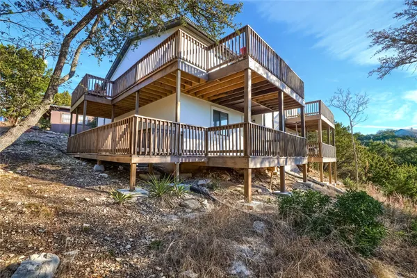 $1,645 | 5909 Lago Vista Way, Unit B, Lago Vista, TX 78645
