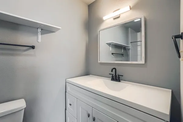 $1,645 | 5909 Lago Vista Way, Unit B, Lago Vista, TX 78645