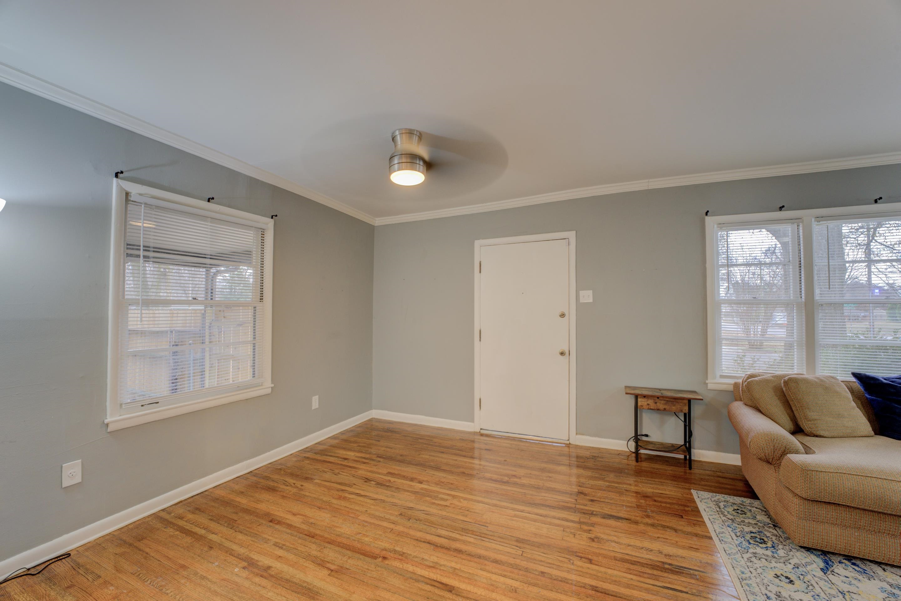 4990 Sea Isle Road Memphis, TN 38117 - Photo 3 of 25 a view of livingroom with furniture and window