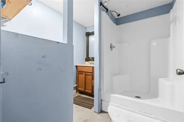 a view of yard with green space