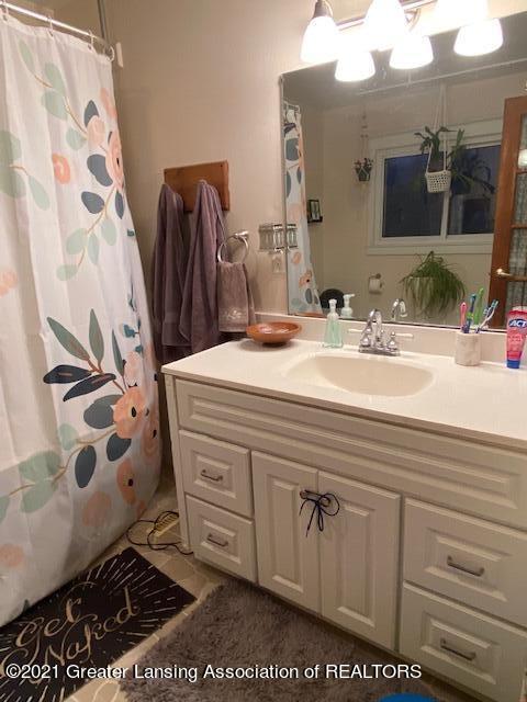 6301 Rosedale Road Lansing, MI 48911 - Photo 18 of 37 IMG_4277