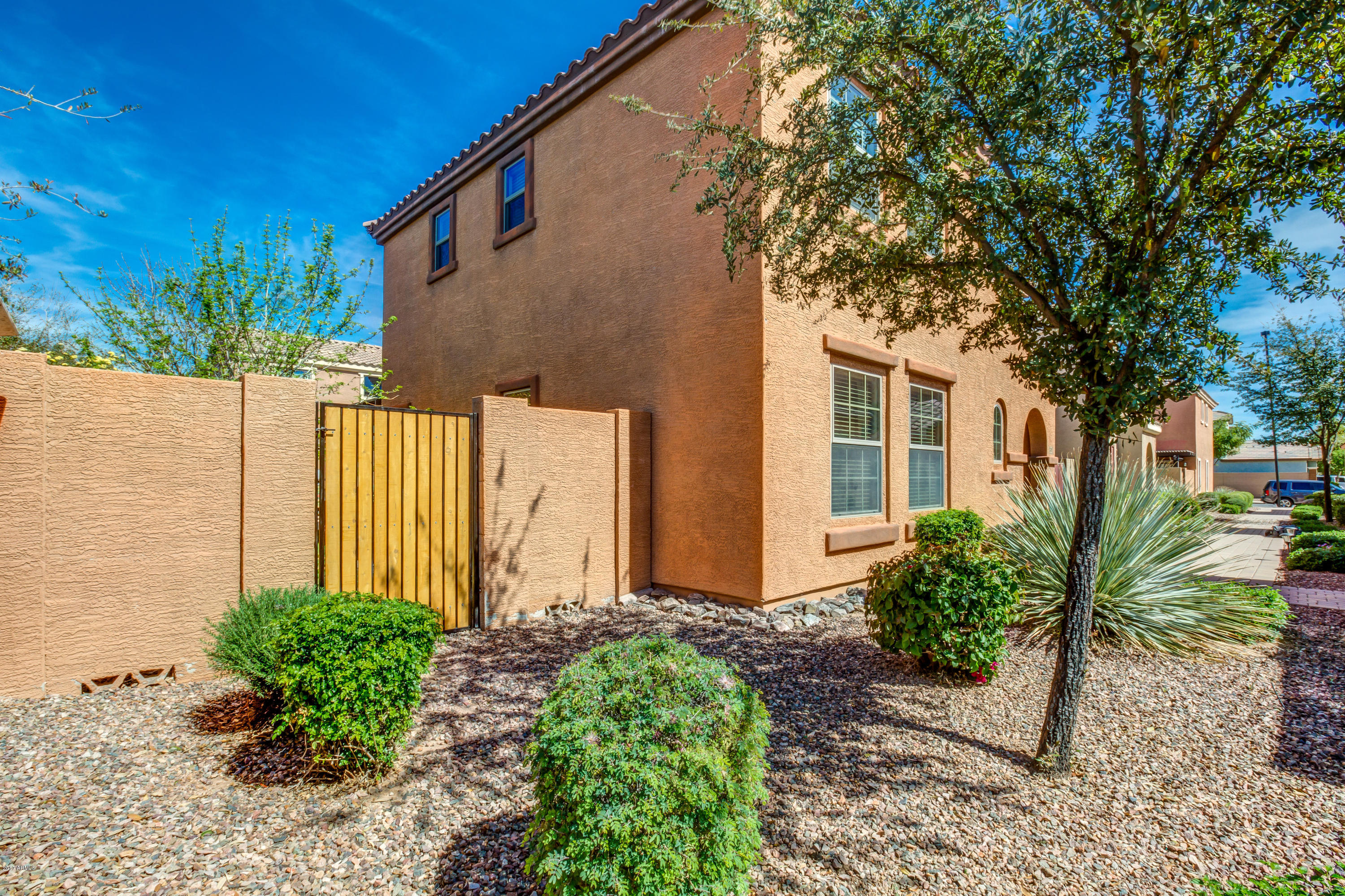 1712 South Martingale Road Gilbert, AZ 85295 - Photo 25 of 31 Side Gate to the Backyard