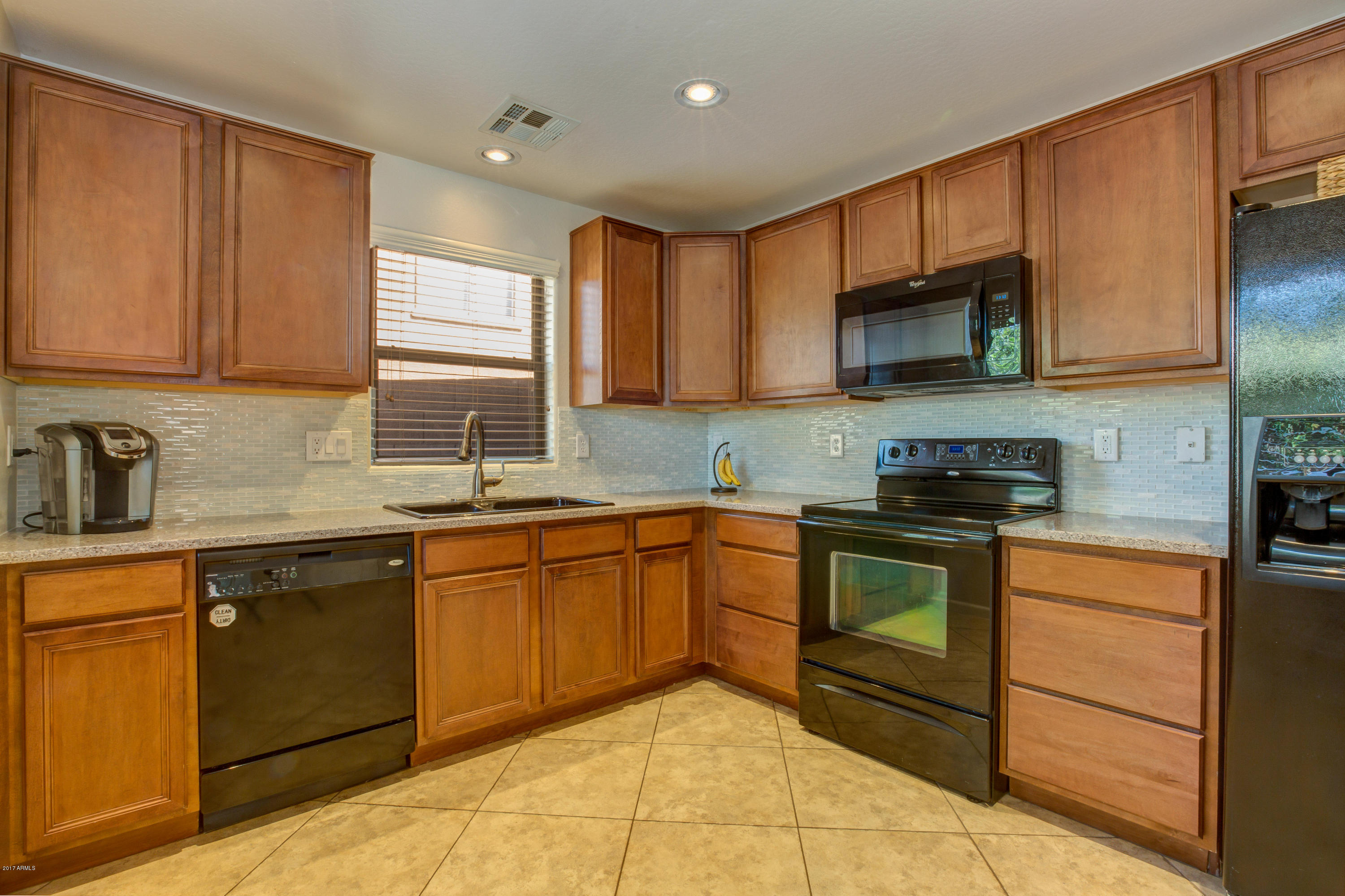 1712 South Martingale Road Gilbert, AZ 85295 - Photo 9 of 31 New Quartz Countertops