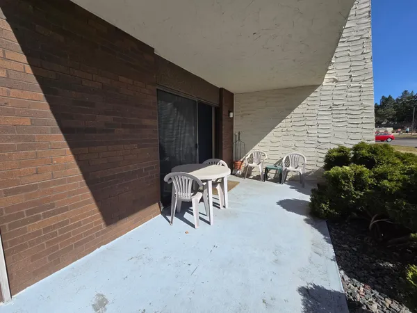 $159,900 | 2455 Londin Lane East, Unit 117, Maplewood, MN 55119