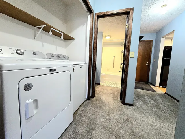 $165,000 | 2455 Londin Lane East, Unit 117, Maplewood, MN 55119