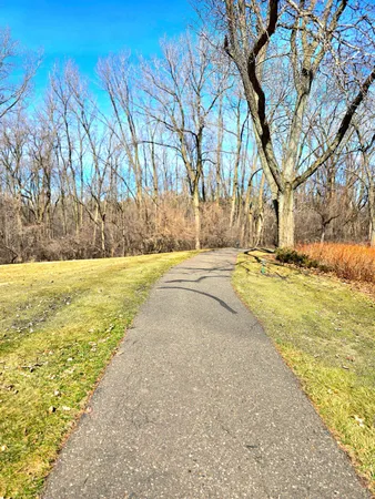 $159,900 | 2455 Londin Lane East, Unit 117, Maplewood, MN 55119