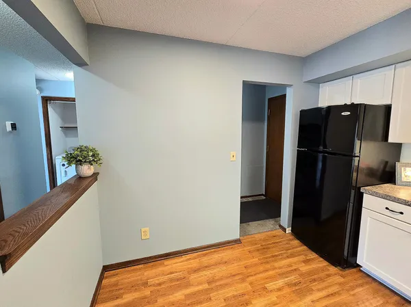 $159,900 | 2455 Londin Lane East, Unit 117, Maplewood, MN 55119