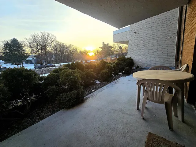 $165,000 | 2455 Londin Lane East, Unit 117, Maplewood, MN 55119