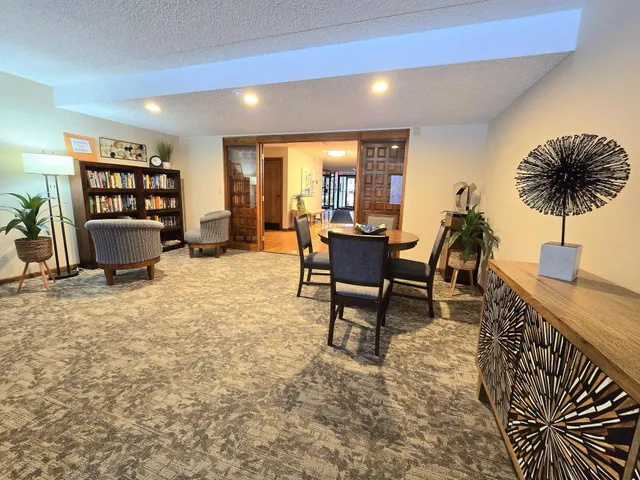 $165,000 | 2455 Londin Lane East, Unit 117, Maplewood, MN 55119