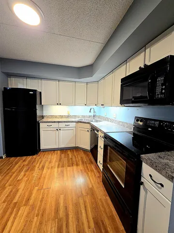 $165,000 | 2455 Londin Lane East, Unit 117, Maplewood, MN 55119