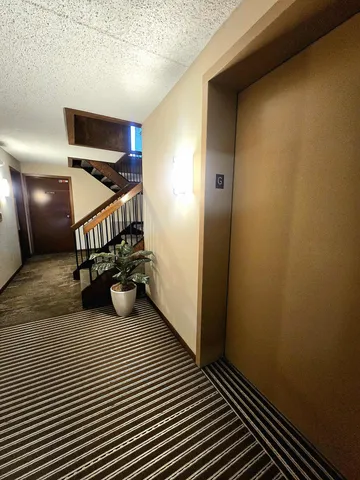 $165,000 | 2455 Londin Lane East, Unit 117, Maplewood, MN 55119